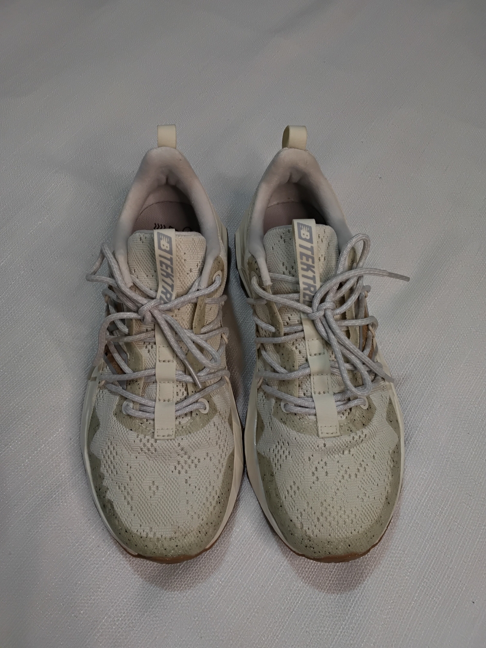 New Balance Dynasoft Tektrel Cream/Tan Women's Athletic Sneakers Sz 9.5.